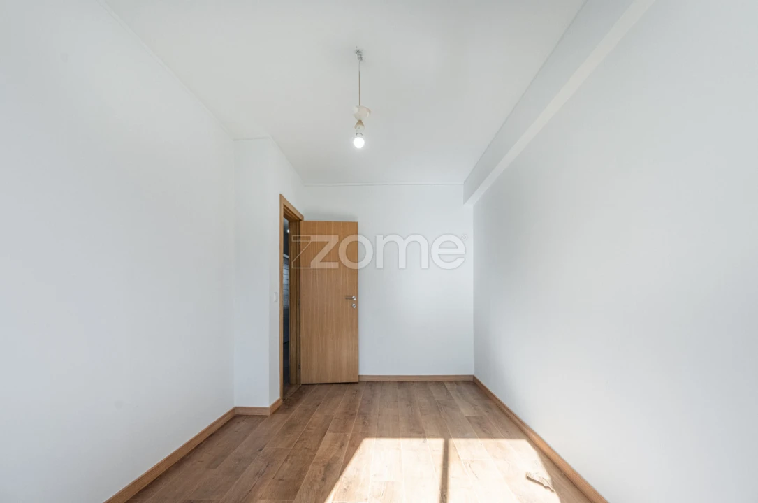 Apartamento T2 para Venda em Darque Foto 17