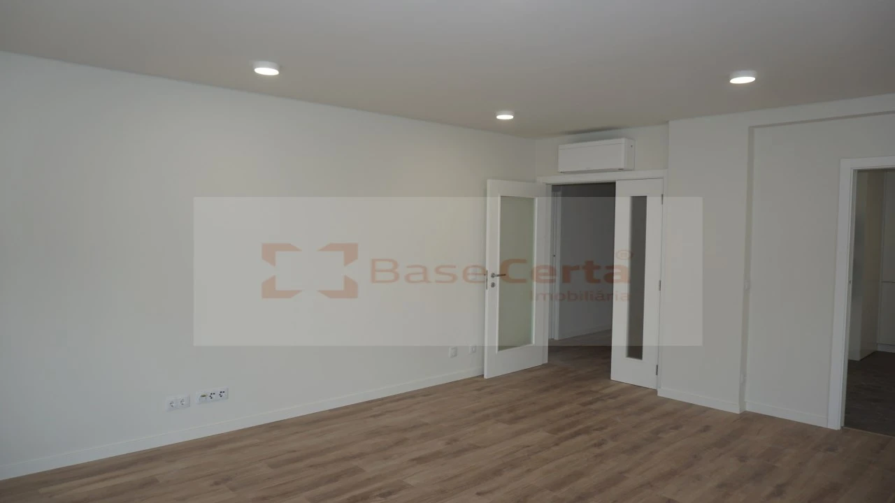 Apartamento T2 para Venda em Santa Clara Foto 26