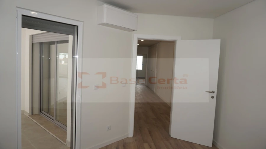 Apartamento T2 para Venda em Santa Clara Foto 25