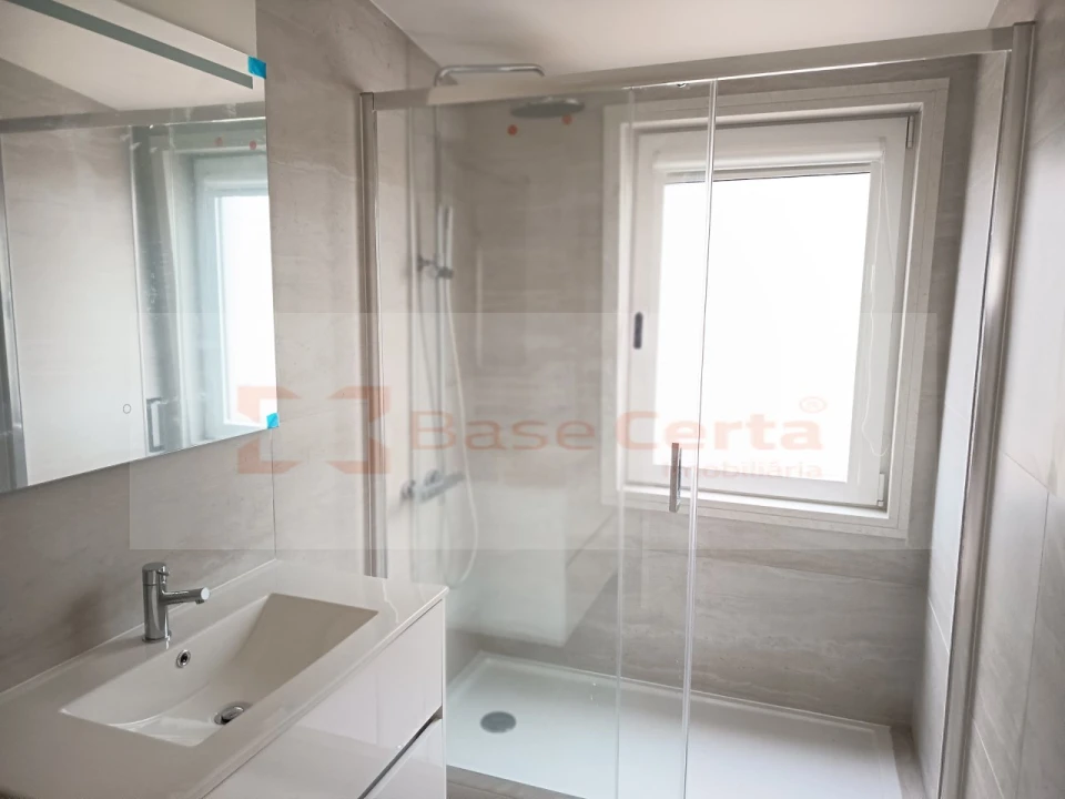 Apartamento T3 para Venda em Almada, Cova da Piedade, Pragal e Cacilhas Foto 10