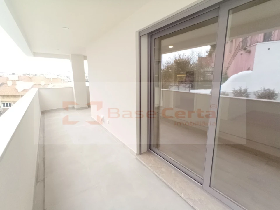 Apartamento T3 para Venda em Almada, Cova da Piedade, Pragal e Cacilhas Foto 14