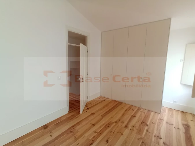 Apartamento T3 para Venda em Almada, Cova da Piedade, Pragal e Cacilhas Foto 7