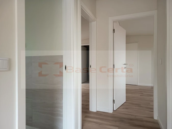 Apartamento T3 para Venda em Almada, Cova da Piedade, Pragal e Cacilhas Foto 11