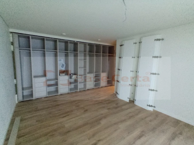 Apartamento T3 para Venda em Almada, Cova da Piedade, Pragal e Cacilhas Foto 12