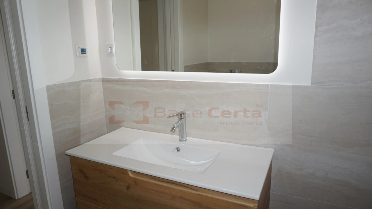 Apartamento T3 para Venda em Almada, Cova da Piedade, Pragal e Cacilhas Foto 6