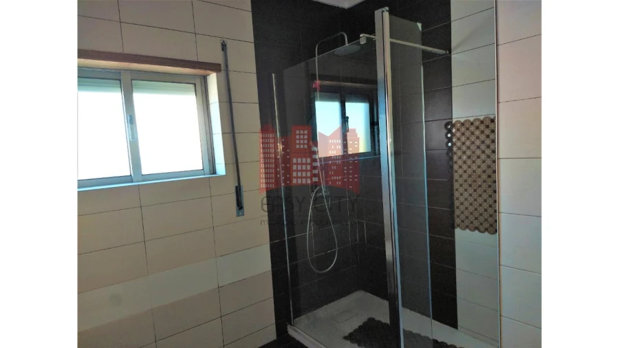 Apartamento T2 para Venda em Queluz e Belas Foto 2