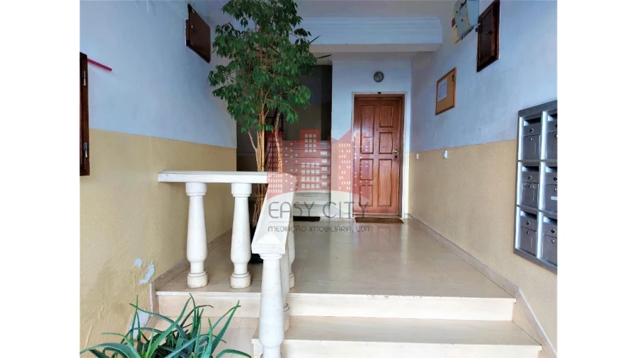 Apartamento T2 para Venda em Queluz e Belas Foto 11