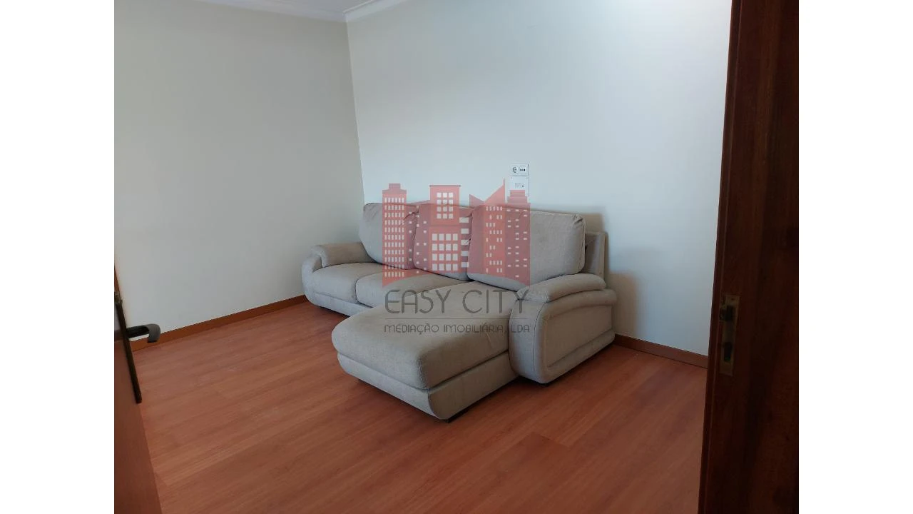 Apartamento T2 para Venda em Queluz e Belas Foto 4