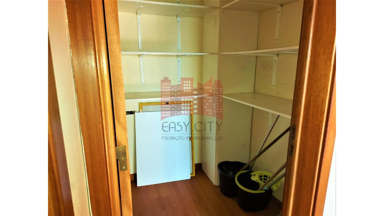 Apartamento T2 para Venda em Queluz e Belas Foto 19