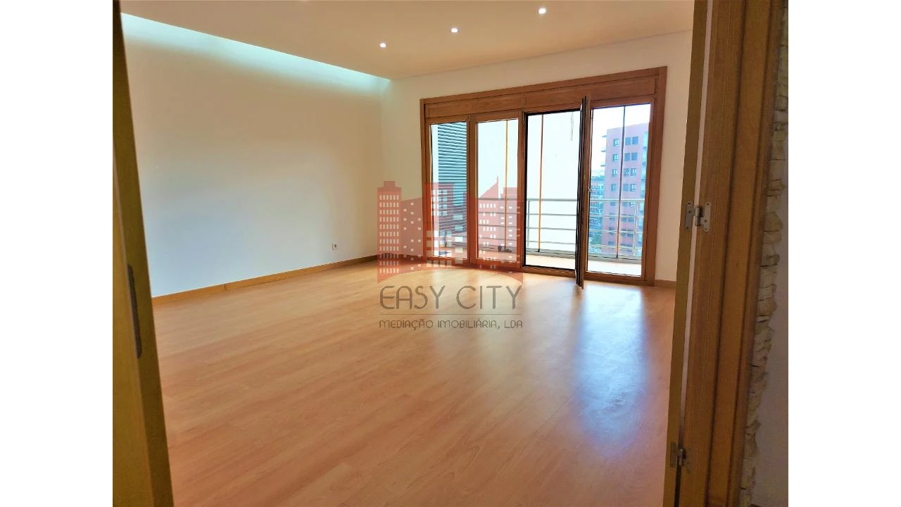 Apartamento T3 para Venda em Odivelas Foto 7