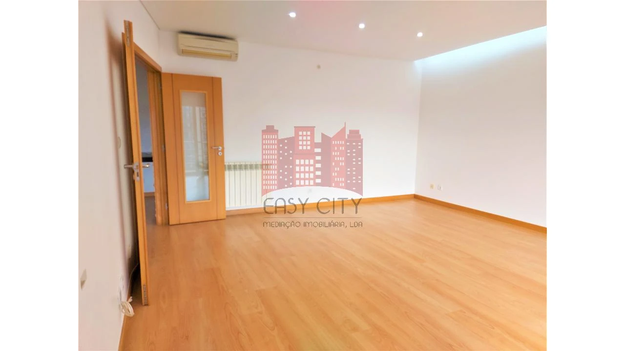 Apartamento T3 para Venda em Odivelas Foto 8