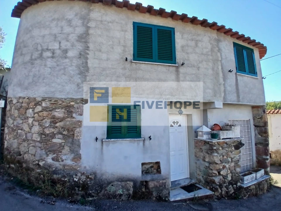 Moradia T2 para Venda em Poiares (Santo Andre) Foto 1