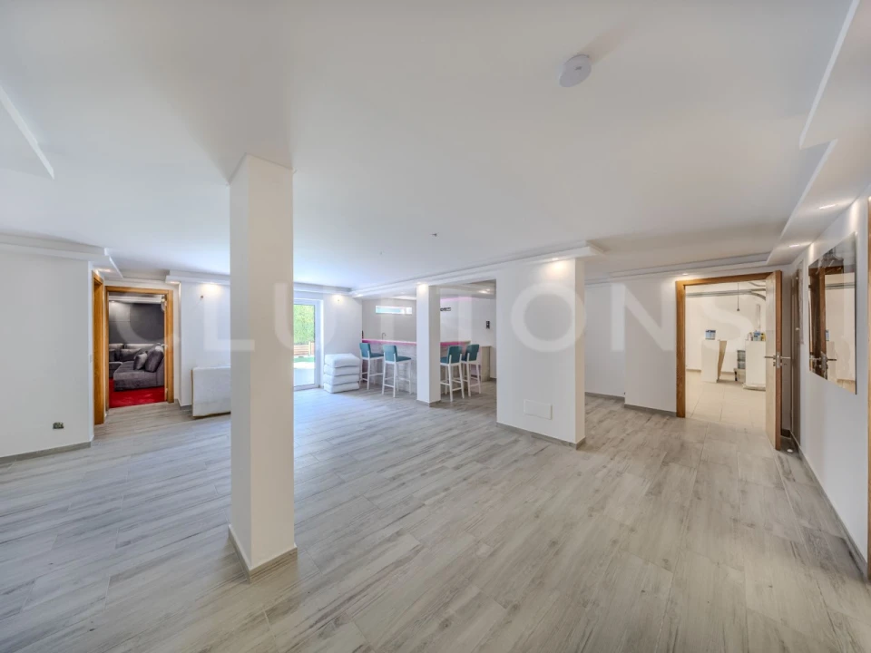 Moradia T4 para Venda em Almancil Foto 17