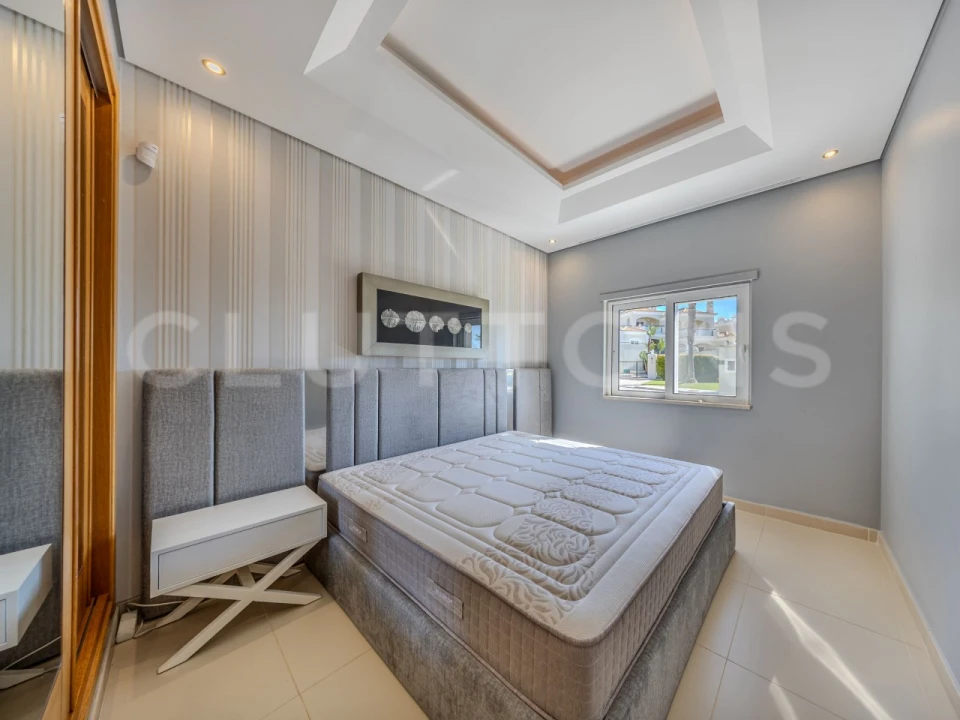 Moradia T4 para Venda em Almancil Foto 27