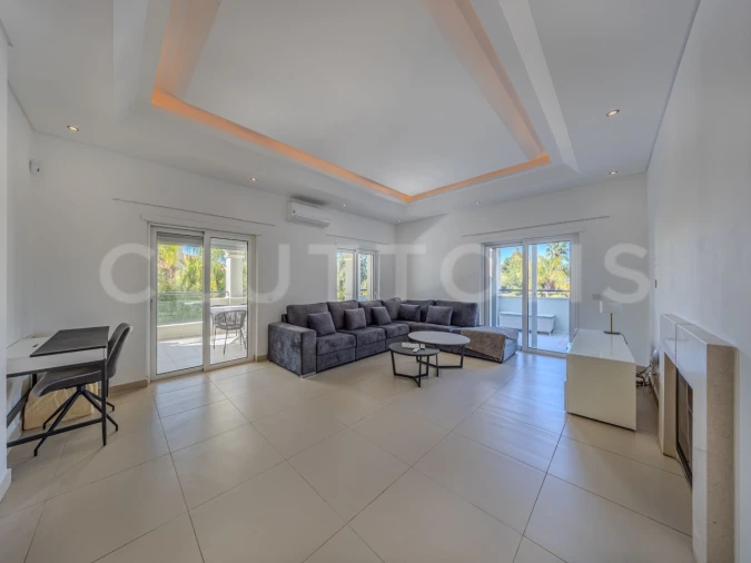 Moradia T4 para Venda em Almancil Foto 3