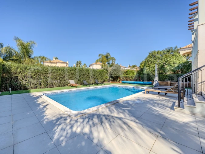 Moradia T4 para Venda em Almancil Foto 6