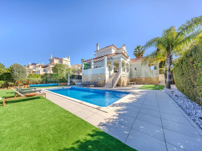 Moradia T4 para Venda em Almancil Foto 12