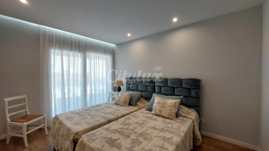 Apartamento T2 para Venda em Carnaxide e Queijas Foto 15