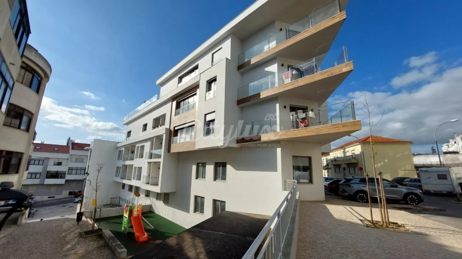 Apartamento T2 para Venda em Carnaxide e Queijas Foto 24