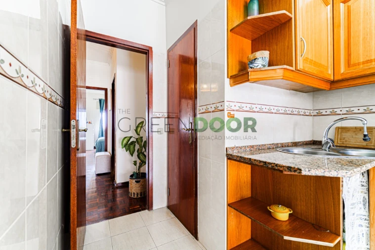 Apartamento T2 para Venda em Amora Foto 9