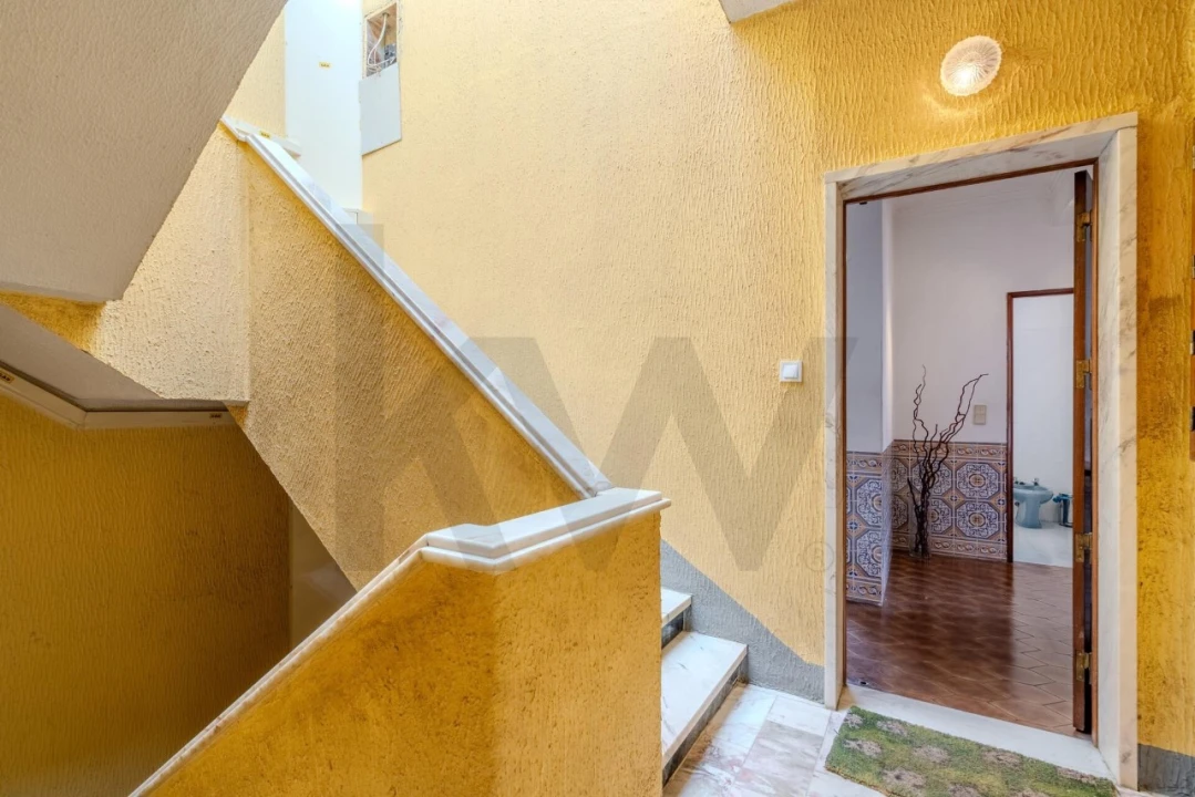 Apartamento T2 para Venda em Queluz e Belas Foto 4