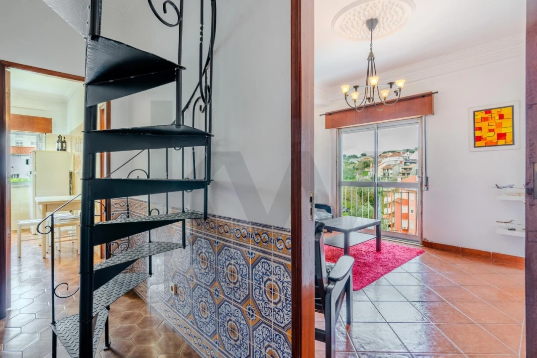 Apartamento T2 para Venda em Queluz e Belas Foto 5