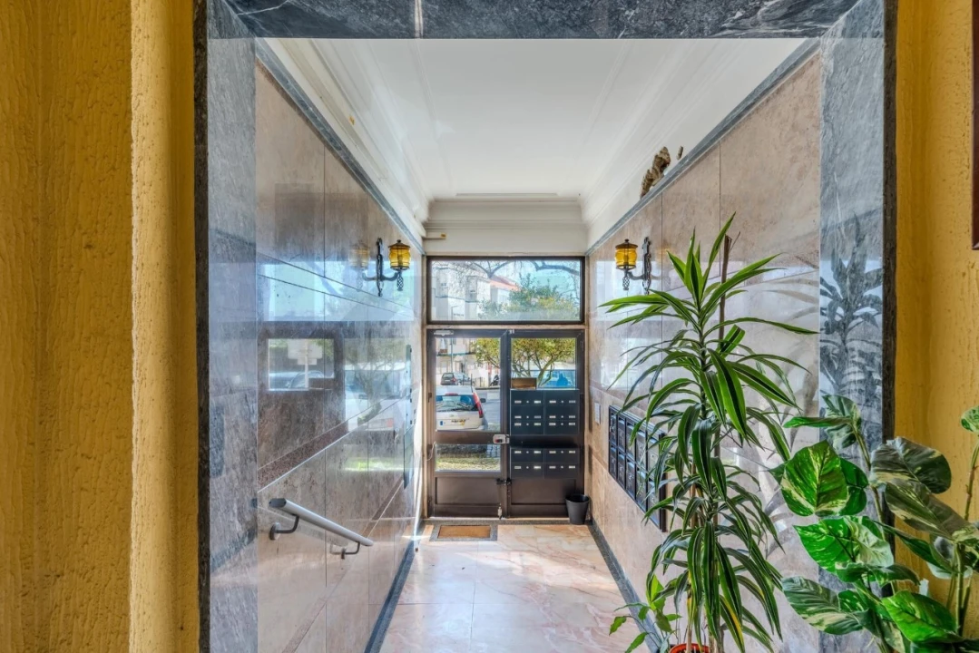 Apartamento T2 para Venda em Queluz e Belas Foto 38