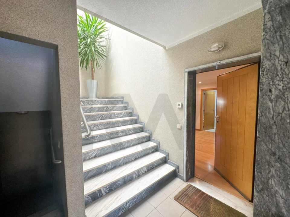 Apartamento T2 para Venda em Alcabideche Foto 2