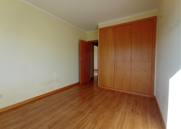 Apartamento T2 para Venda em Canelas Foto 25