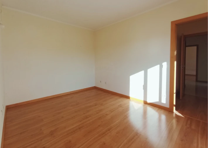 Apartamento T2 para Venda em Canelas Foto 10