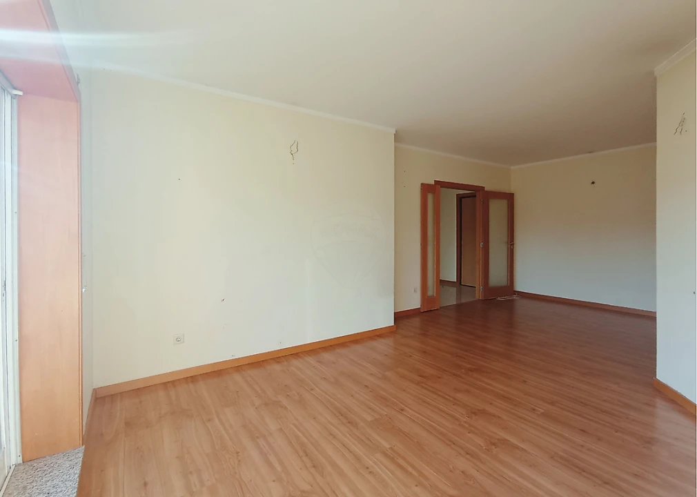 Apartamento T2 para Venda em Canelas Foto 3