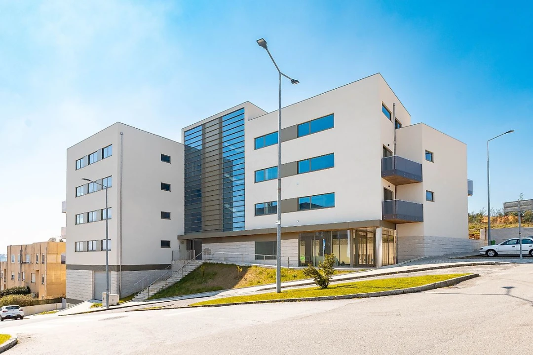 Apartamento T3 para Venda em Vilar de Andorinho Foto 1