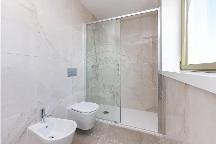 Apartamento T3 para Venda em Vilar de Andorinho Foto 5