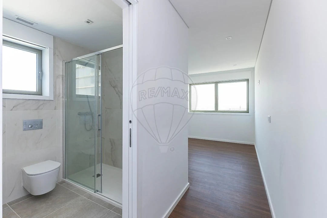 Apartamento T3 para Venda em Vilar de Andorinho Foto 28