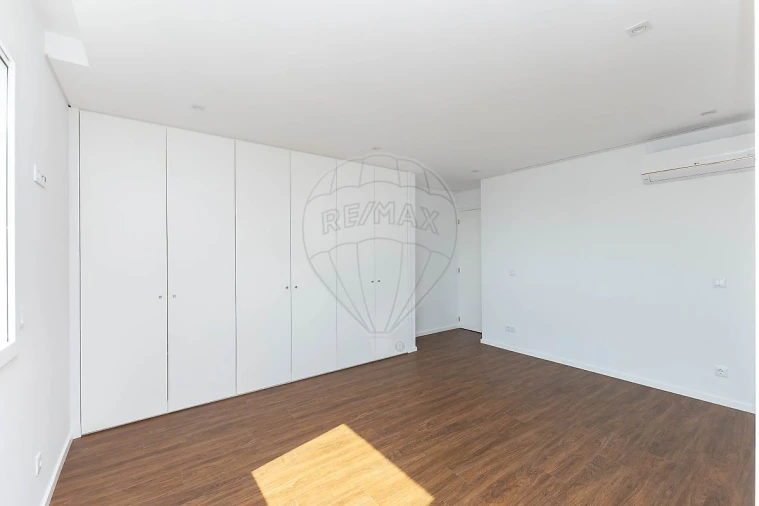 Apartamento T3 para Venda em Vilar de Andorinho Foto 19
