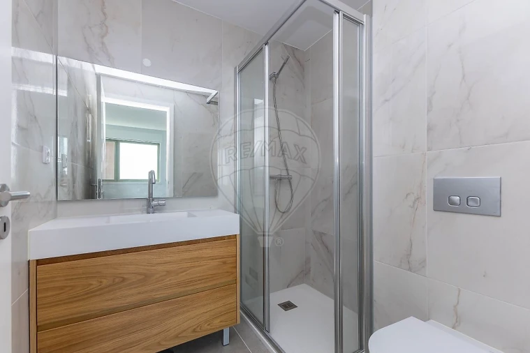 Apartamento T3 para Venda em Vilar de Andorinho Foto 26