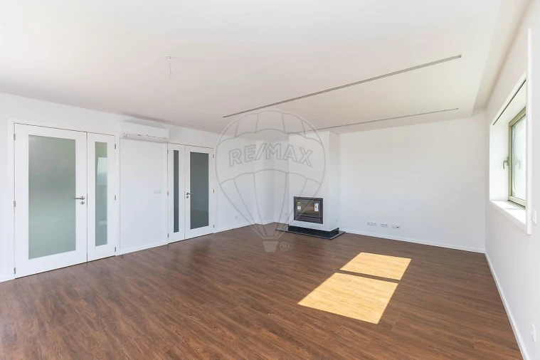 Apartamento T3 para Venda em Vilar de Andorinho Foto 16