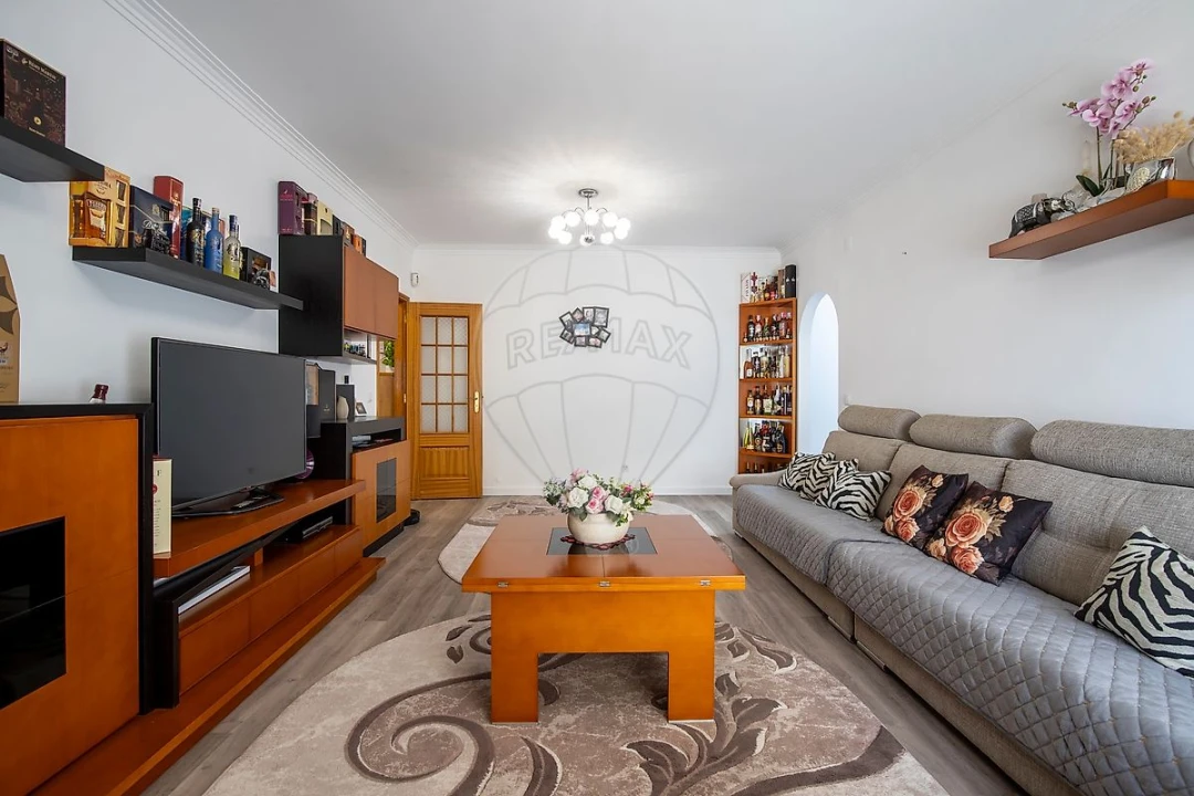 Apartamento T2 para Venda em Santa Maria, São Pedro e Matacães Foto 4