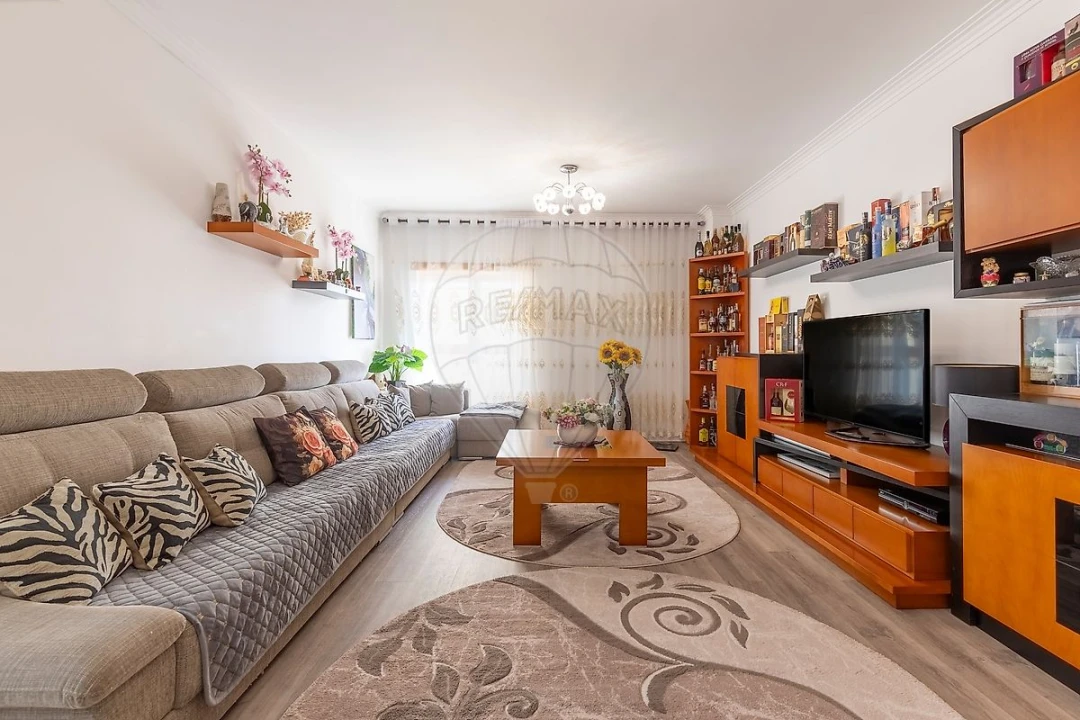 Apartamento T2 para Venda em Santa Maria, São Pedro e Matacães Foto 5