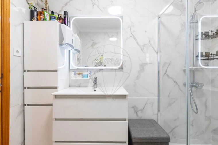 Apartamento T2 para Venda em Santa Maria, São Pedro e Matacães Foto 16