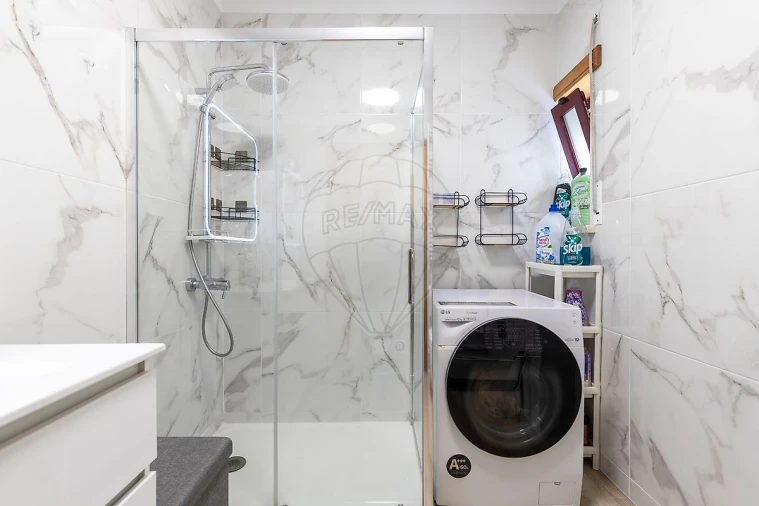 Apartamento T2 para Venda em Santa Maria, São Pedro e Matacães Foto 17