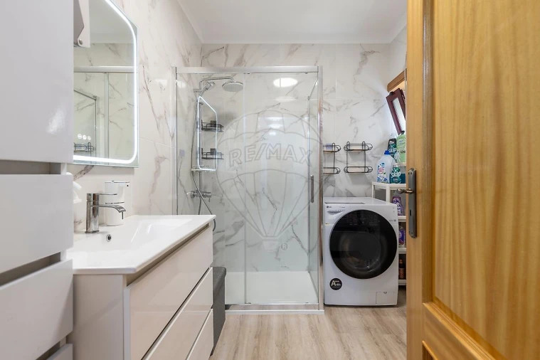 Apartamento T2 para Venda em Santa Maria, São Pedro e Matacães Foto 12