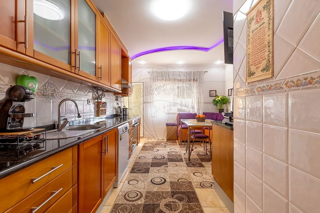 Apartamento T2 para Venda em Santa Maria, São Pedro e Matacães Foto 7