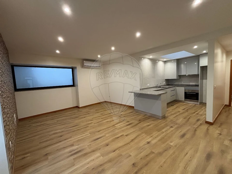 Moradia T2 para Arrendamento em Ovar, São João, Arada e São Vicente de Pereira Jusã Foto 3