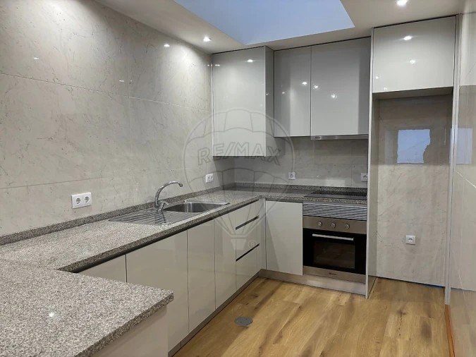 Moradia T2 para Arrendamento em Ovar, São João, Arada e São Vicente de Pereira Jusã Foto 12