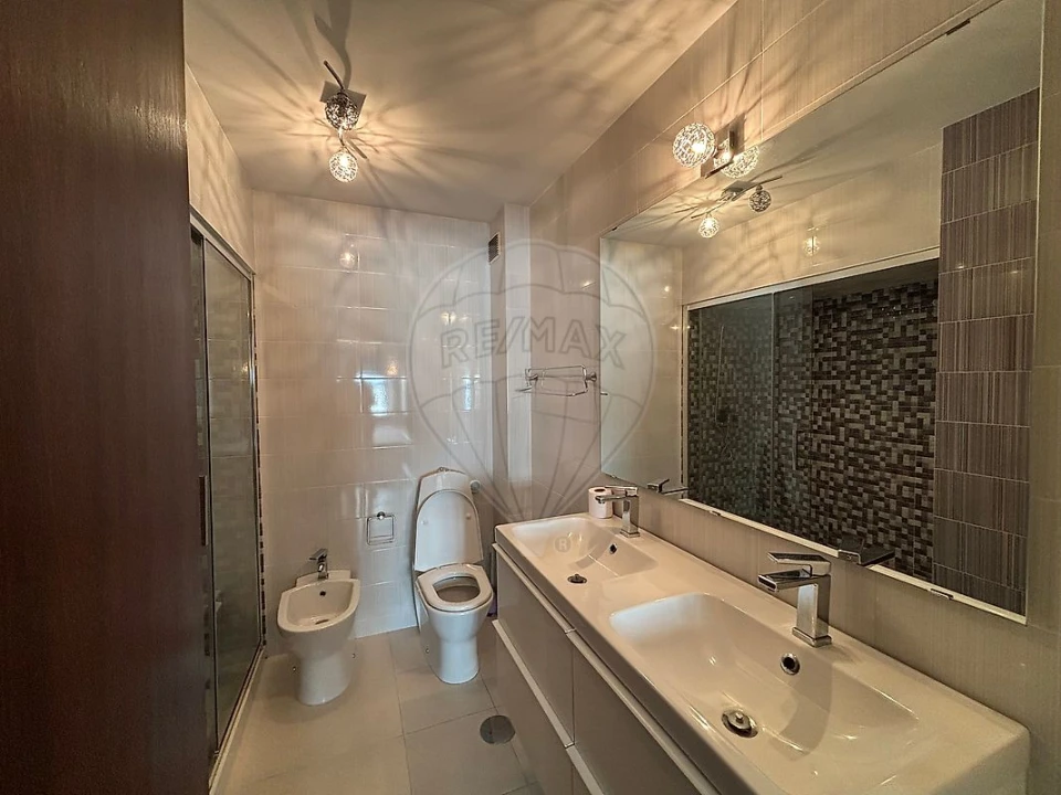 Apartamento T3 para Arrendamento em Ovar, São João, Arada e São Vicente de Pereira Jusã Foto 23