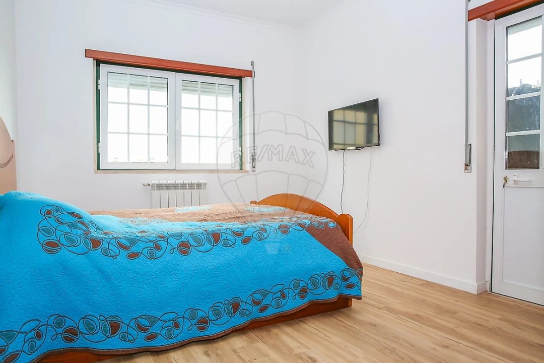 Apartamento T2 para Venda em Azambuja Foto 12