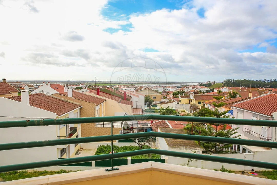 Apartamento T2 para Venda em Azambuja Foto 21