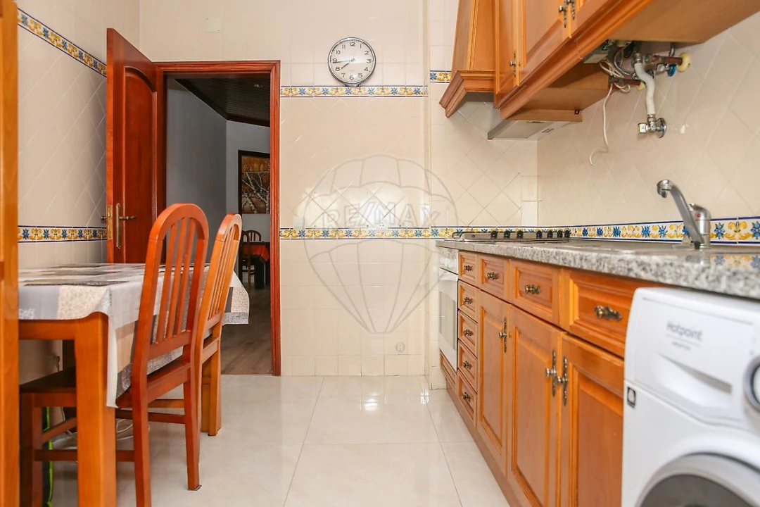 Apartamento T2 para Venda em Azambuja Foto 7