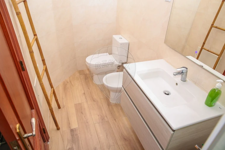 Apartamento T2 para Venda em Azambuja Foto 15